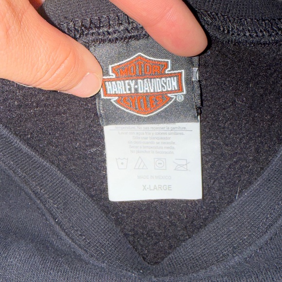 Harley-Davidson Black Crewneck Sweatshirt with Retro Chest Logo - Picture 2 of 8